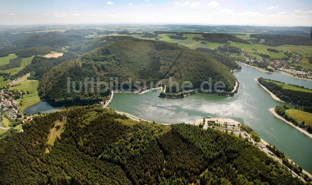 Luftaufnahme Diemelsee - Buchenwälder am Nationalpark Diemelsee, einem Weltnaturerbegebiet der UNESCO