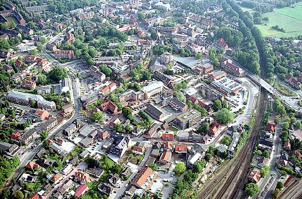 Luftbild Buchholz / Niedersachsen - Buchholz / Niedersachsen Blick auf das Stadtzentrum von Buchholz mit Sicht auf Bahnlinien, die zum Hauptbahnhof führen in Buchholz / Niedersachsen 06