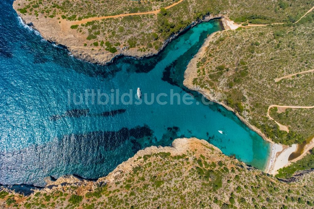 Luftbild Manacor - Bucht entlang der Meeres- Küste Illes Balears in Manacor in Balearische Insel Mallorca, Spanien