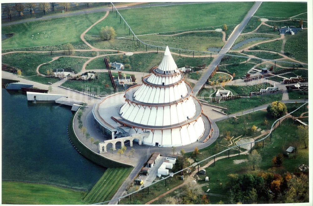 Luftaufnahme Magdeburg / Sachsen - Anhalt - BUGA-Pyramide auf dem BUGA-Park in Magdeburg / Sachsen-Anhalt.