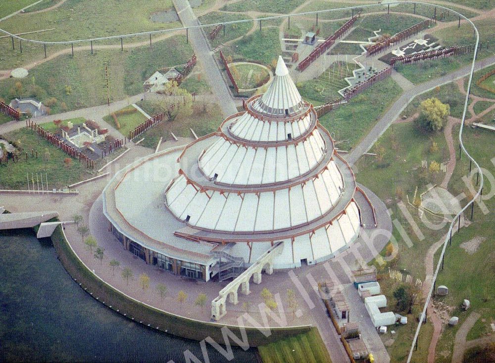 Magdeburg / Sachsen - Anhalt von oben - BUGA-Pyramide auf dem BUGA-Park in Magdeburg / Sachsen-Anhalt.