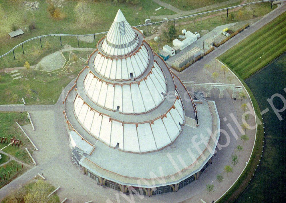 Luftaufnahme Magdeburg / Sachsen - Anhalt - BUGA-Pyramide auf dem in Magdeburg / Sachsen - Anhalt.