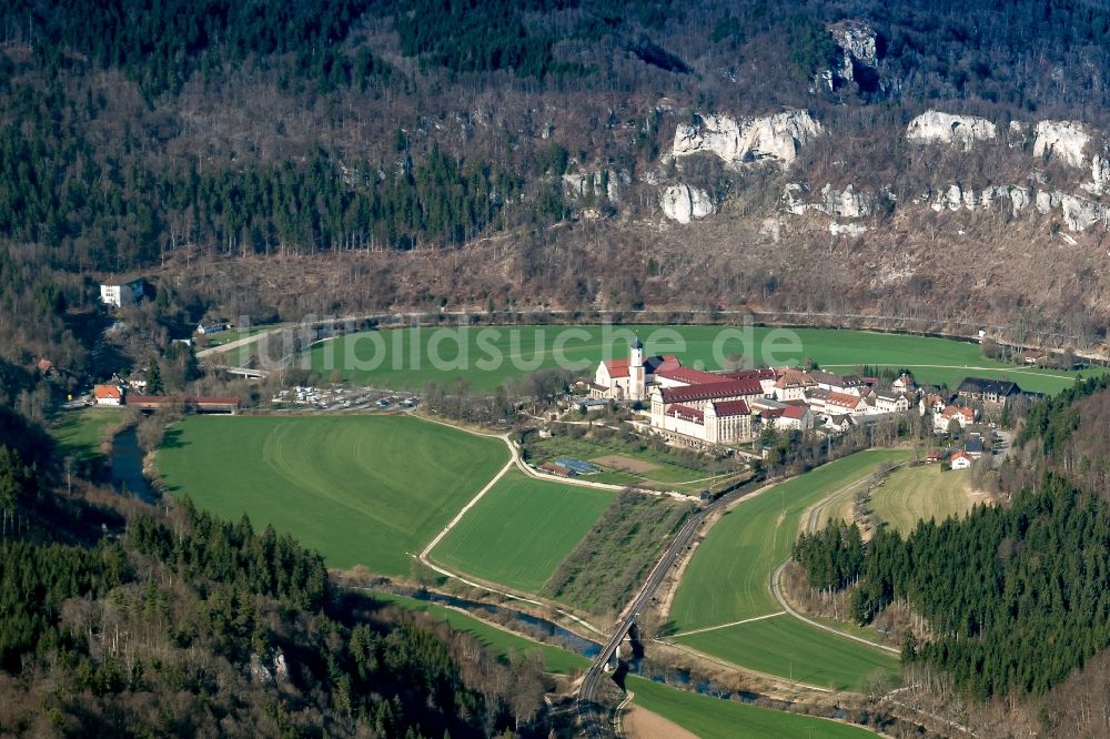 Luftbild Beuron - Buhnen- Landschaft an den Uferbereichen Donau bei Beuron Flussverlaufes in Beuron im Bundesland Baden-Württemberg, Deutschland