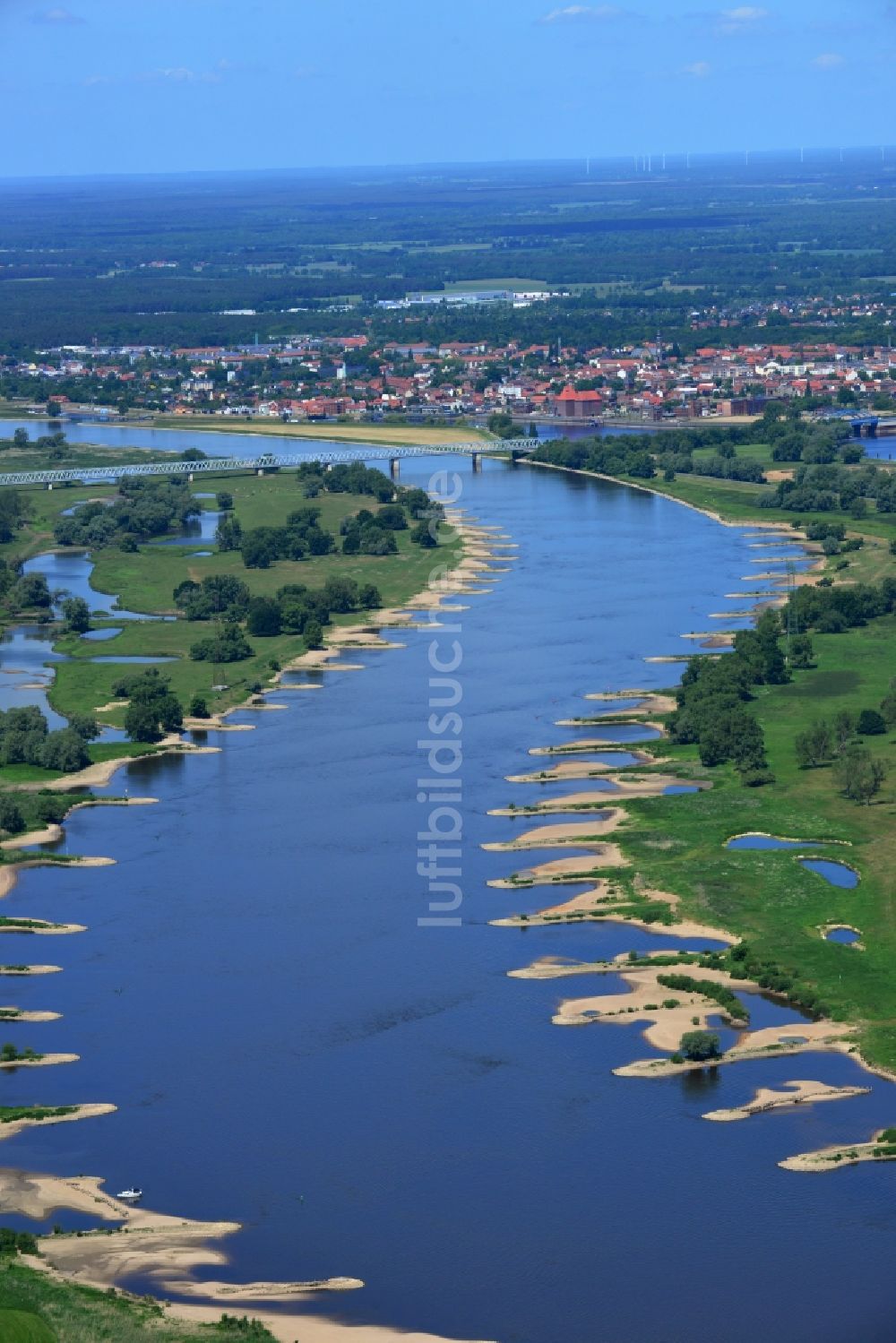 Luftaufnahme Beuster - Buhnen- Landschaft an den Uferbereichen des Flussverlaufes der Elbe in Beuster im Bundesland Sachsen-Anhalt