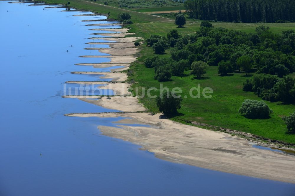 Hansestadt Werben (Elbe) aus der Vogelperspektive: Buhnen- Landschaft an den Uferbereichen des Flussverlaufes am Ufer der Elbe in Hansestadt Werben (Elbe) im Bundesland Sachsen-Anhalt