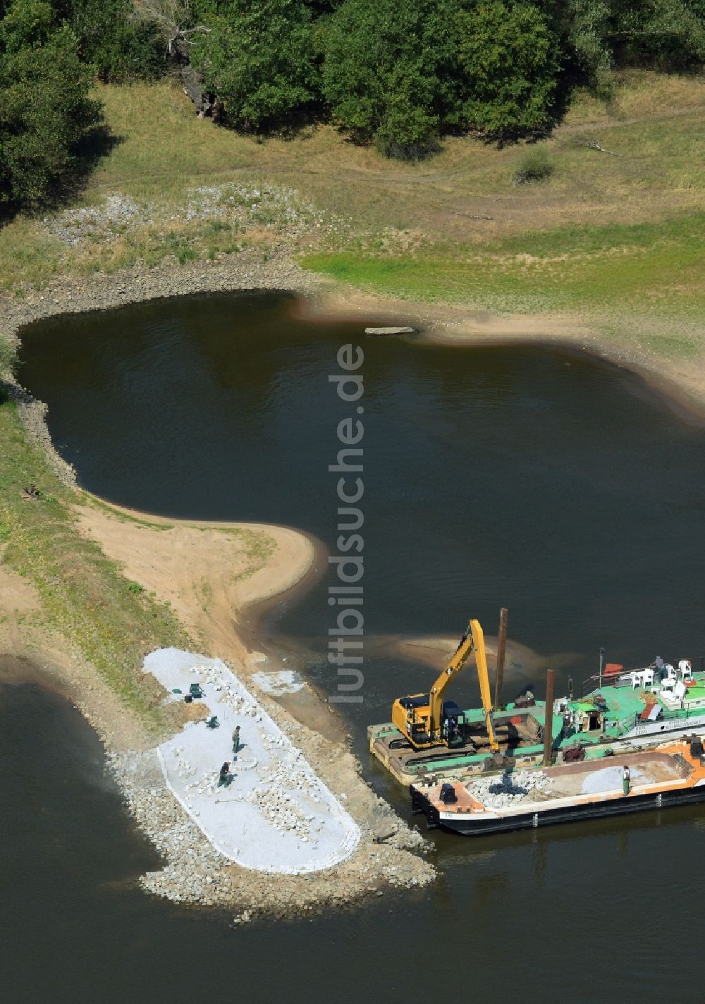 Frankfurt (Oder) aus der Vogelperspektive: Buhnen- Landschaft an den Uferbereichen der Oder Flussverlaufes in Frankfurt (Oder) im Bundesland Brandenburg