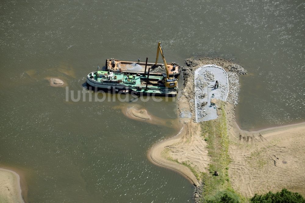 Luftaufnahme Frankfurt (Oder) - Buhnen- Landschaft an den Uferbereichen der Oder Flussverlaufes in Frankfurt (Oder) im Bundesland Brandenburg