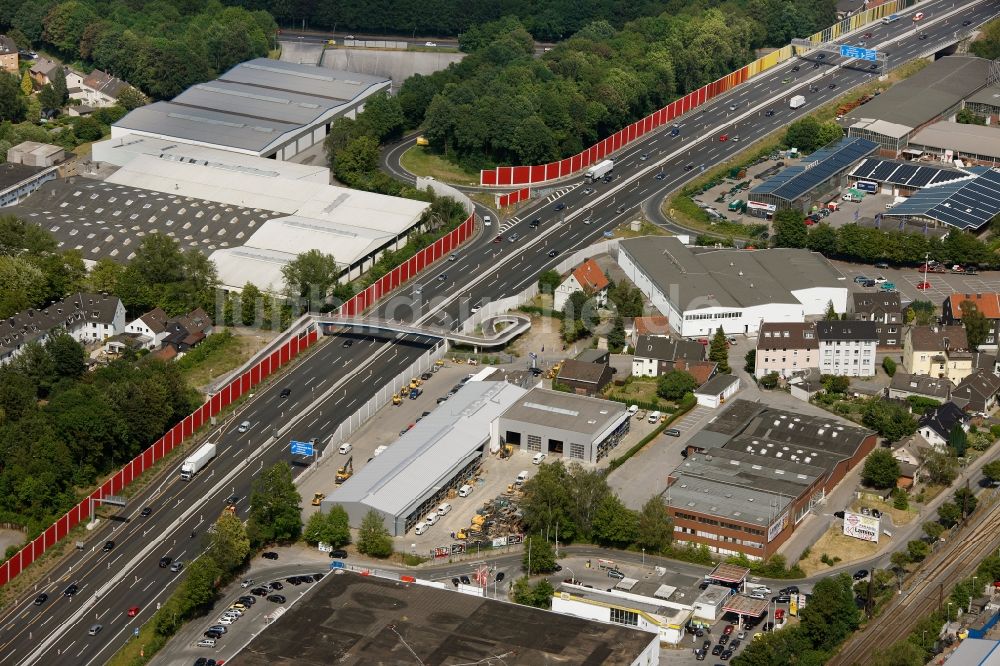 Essen von oben - Bundesautobahn 40 in Essen im Bundesland Nordrhein-Westfalen