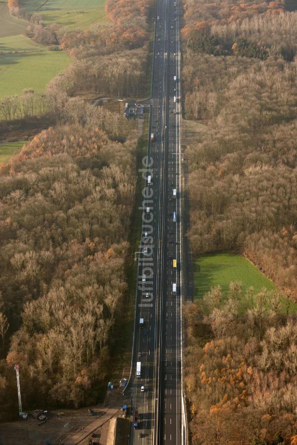 Luftaufnahme Bönen - Bundesautobahn 2 und Europastraße 34 in Bönen im Bundesland Nordrhein-Westfalen