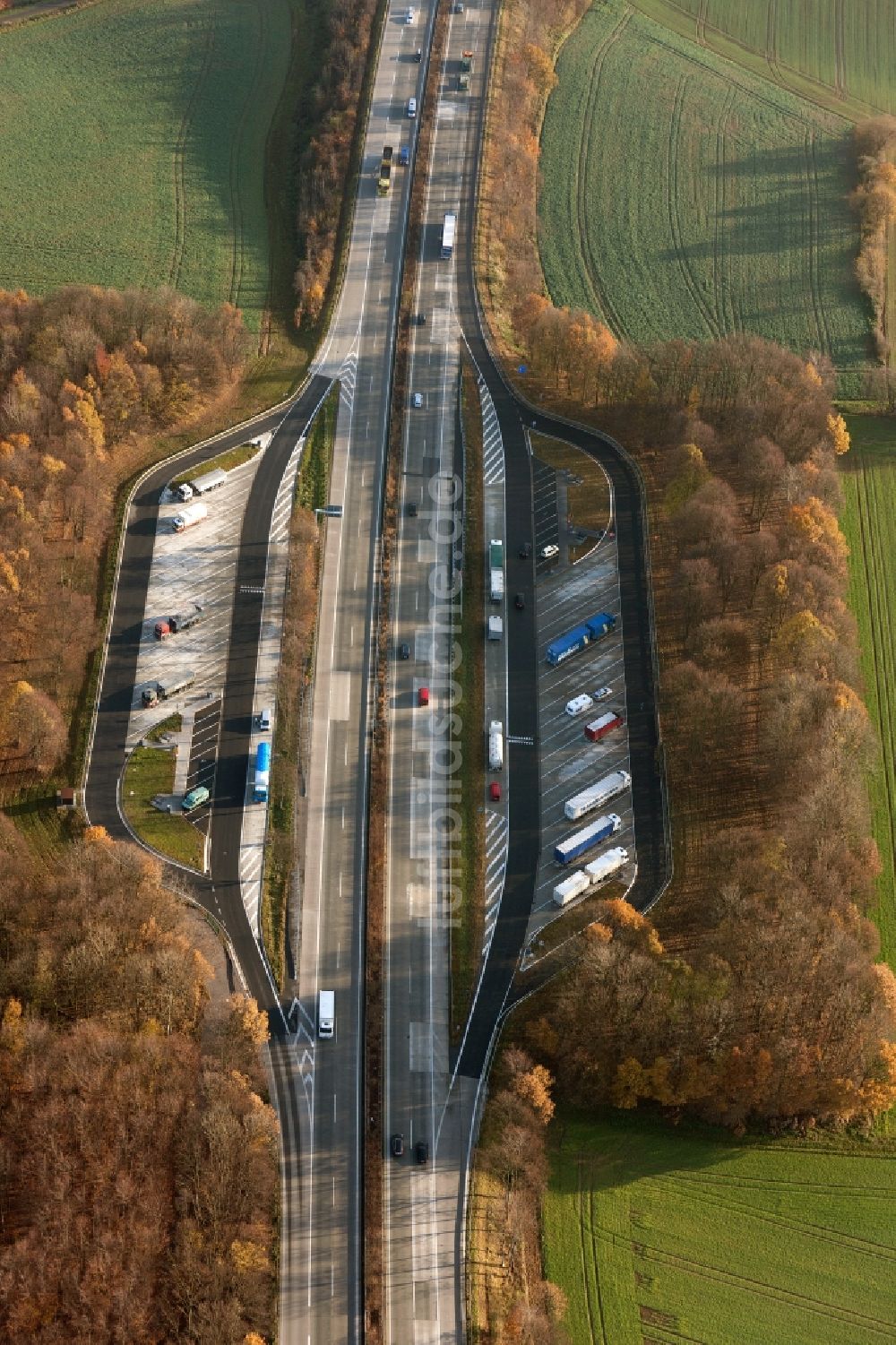 Luftaufnahme Unna - Bundesautobahn 44 und die Europastraße 331 in Unna im Bundesland Nordrhein-Westfalen