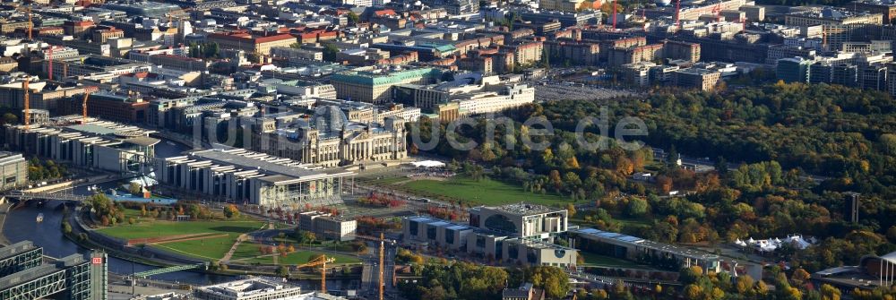 Luftbild Berlin - Bundeskanzleramt zwischen Spree und Tiergarten am Spreebogens des Berliner Regierungsviertel im Zentrum der deutschen Hauptstadt Berlin