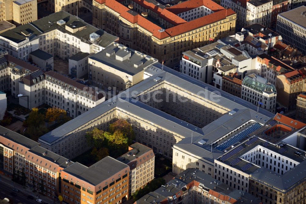 Berlin aus der Vogelperspektive: Bundesministerium für Arbeit und Soziales an der Wilhelmstraße im Ortsteil Tiergarten von Berlin - Mitte