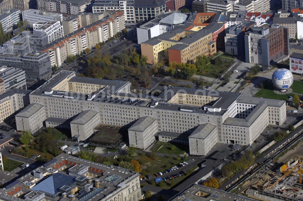 Luftaufnahme Berlin - Bundesministerium der Finanzen (ehem. Treuhandanstalt und Reichsluftfahrtministerium) in Berlin