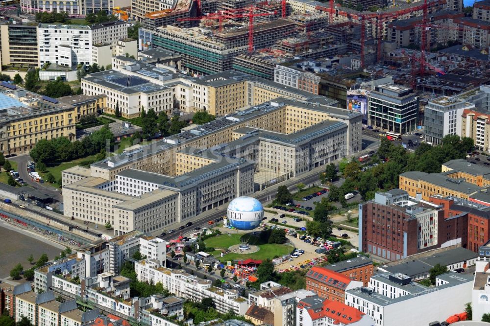 Luftaufnahme Berlin - Bundesministerium der Finanzen / Finanzministerium an der Wilhelmstraße in Berlin - Mitte