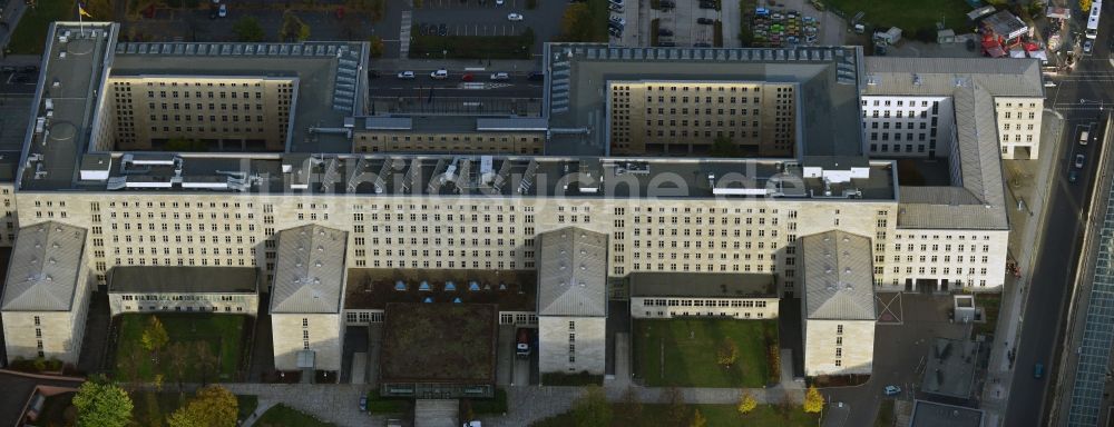 Berlin aus der Vogelperspektive: Bundesministerium der Finanzen / Finanzministerium an der Wilhelmstraße in Berlin - Mitte