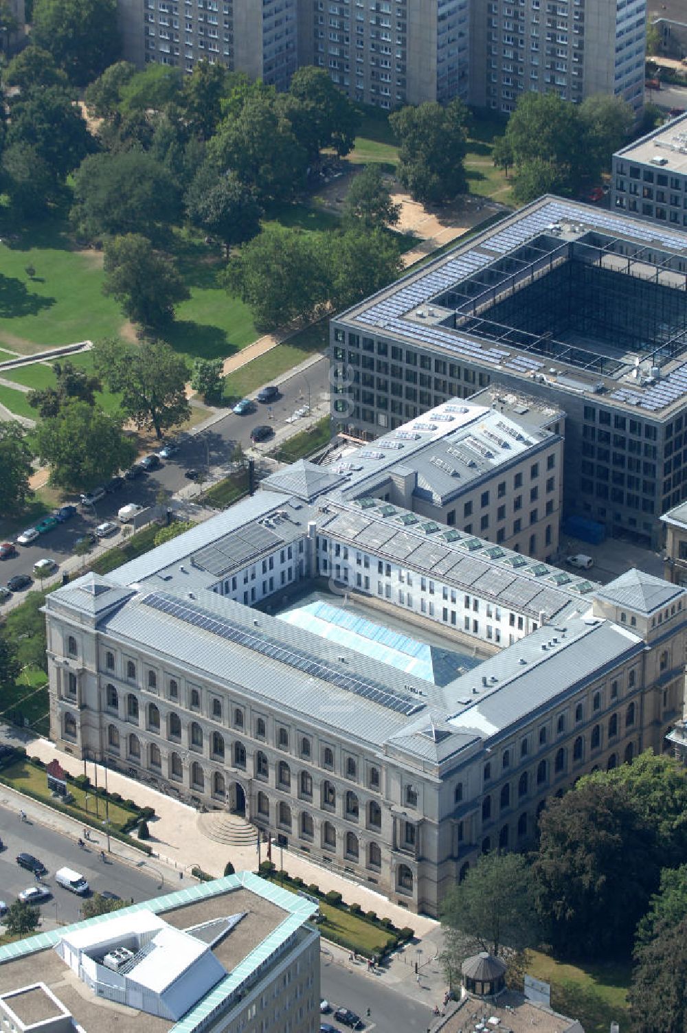 Berlin aus der Vogelperspektive: Bundesministerium für Verkehr, Bau und Stadtentwicklung in Berlin