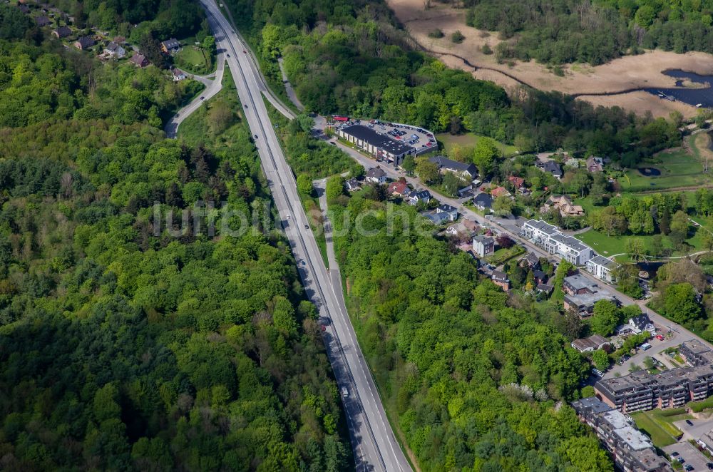 Harrislee aus der Vogelperspektive: Bundesstraße in Harrislee im Bundesland Schleswig-Holstein, Deutschland