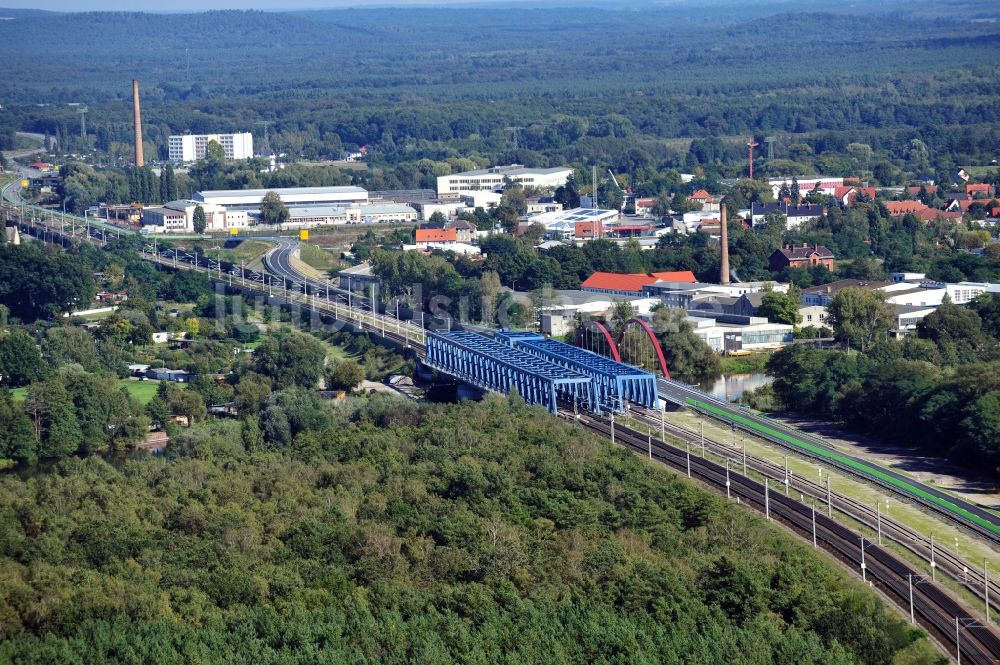 Rathenow aus der Vogelperspektive: Bundesstraße 188 in Rathenow im Bundesland Brandenburg