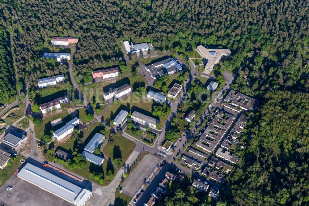 Luftaufnahme Karlsruhe - Bundeswehrfachschule an der Kirchfeld-Kaserne in Karlsruhe im Bundesland Baden-Württemberg, Deutschland