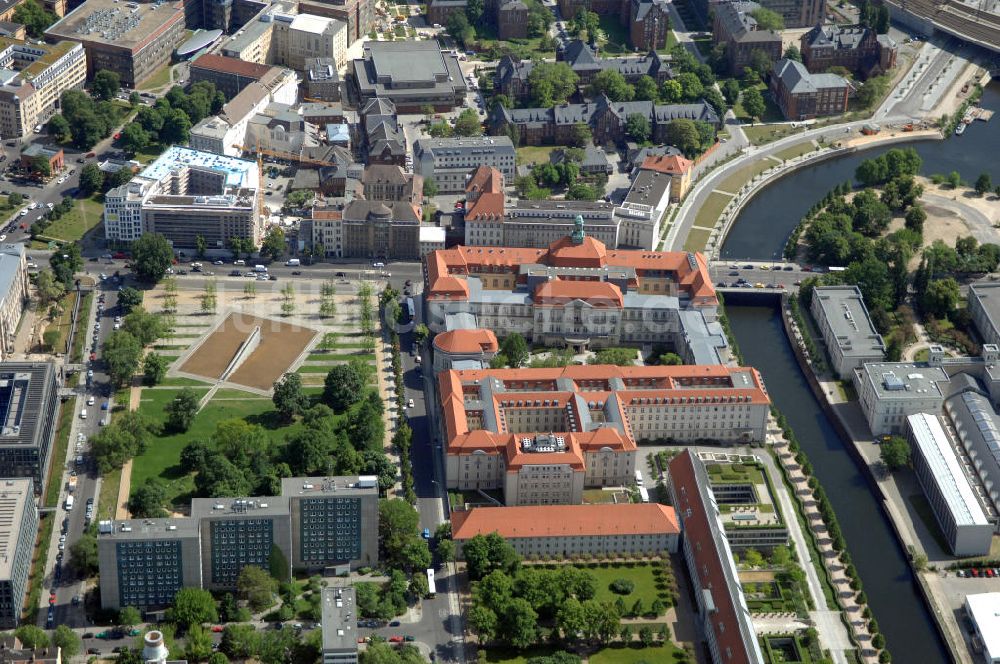 Berlin von oben - Bundeswirtschaftsministerium an der Invalidenstrasse in Berlin-Mitte