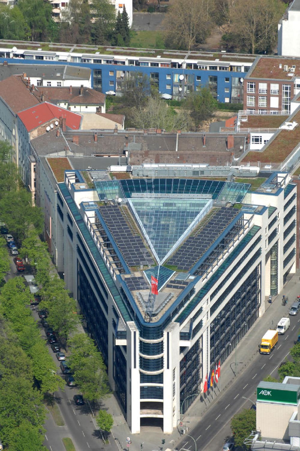 Berlin von oben - Bundeszentrale der Sozialdemokratischen Partei Deutschlands (SPD) in Berlin - Kreuzberg