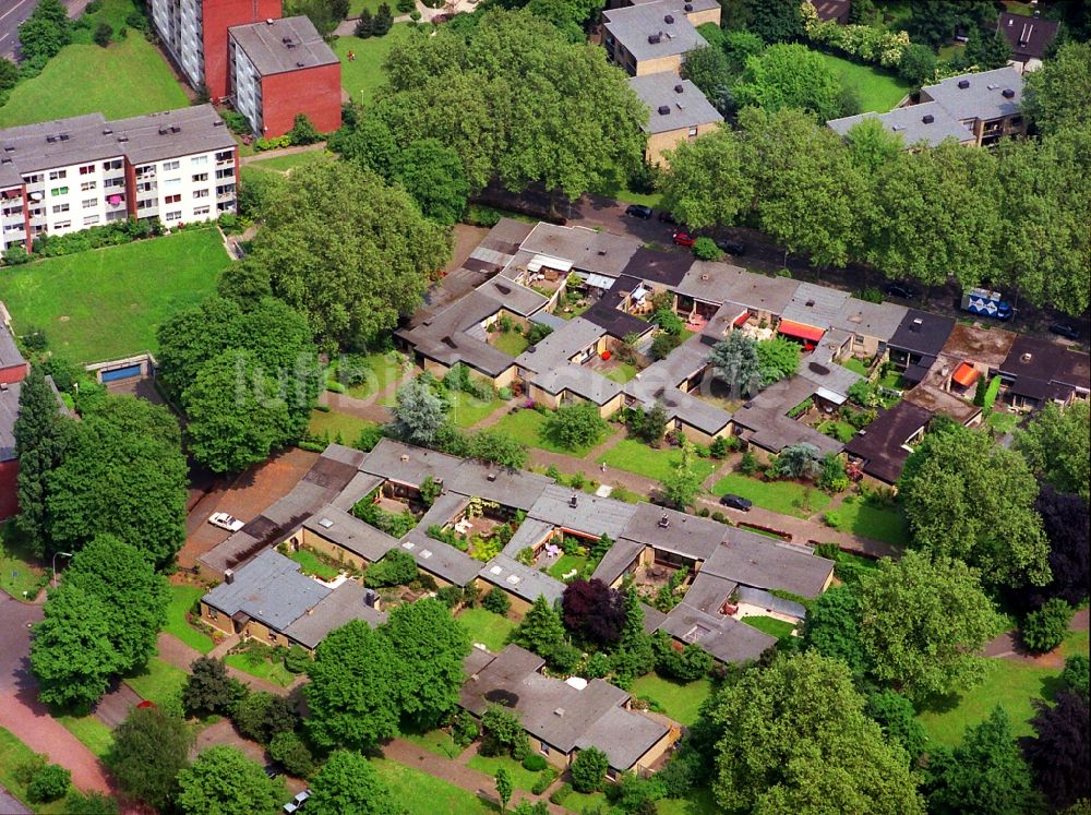 Luftaufnahme Duisburg - Bungalowsiedlung an der Knappenstraße im Stadtteil Homberg in Duisburg im Bundesland Nordrhein-Westfalen