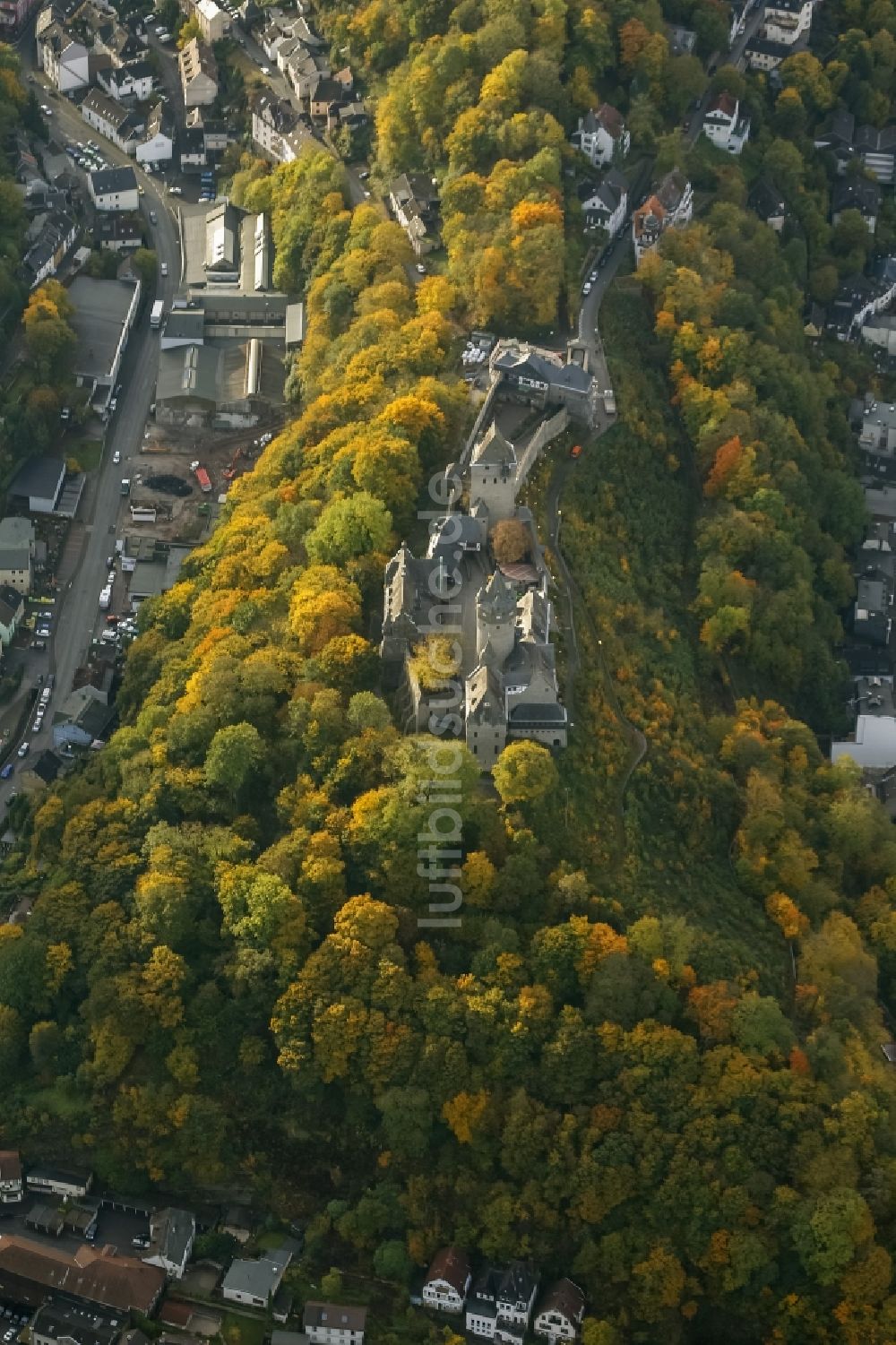 Luftaufnahme Altena - Burg Altena im Sauerland bei Altena im Bundesland Nordrhein-Westfalen NRW