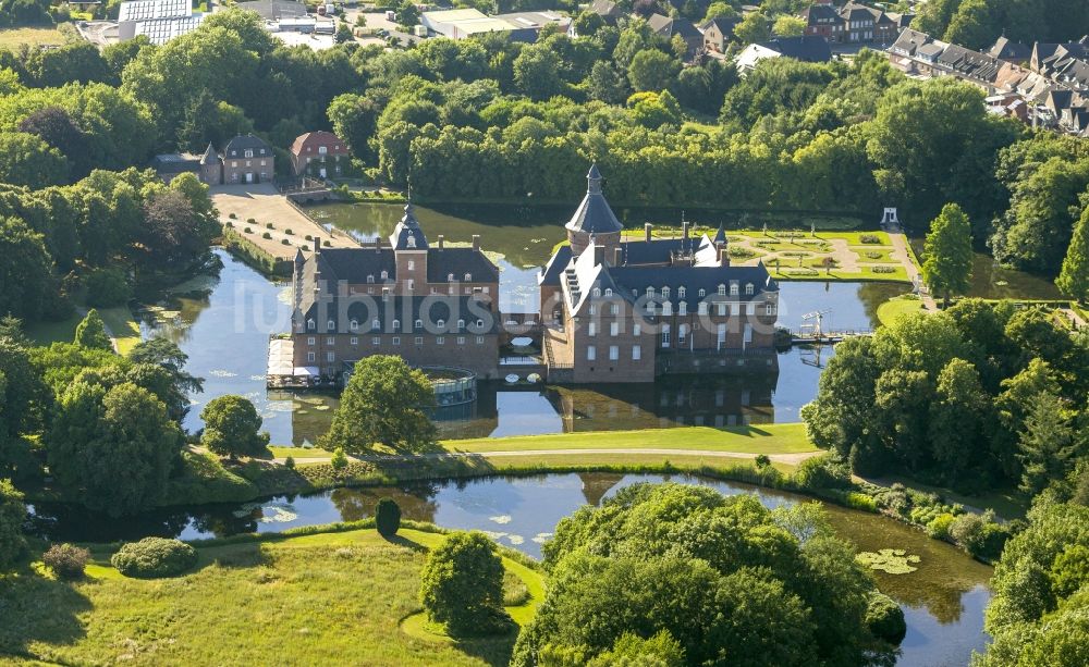 Luftaufnahme Isselburg - Burg Anholt in Isselburg in Nordrhein-Westfalen