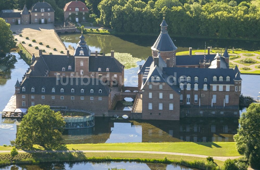 Isselburg aus der Vogelperspektive: Burg Anholt in Isselburg in Nordrhein-Westfalen