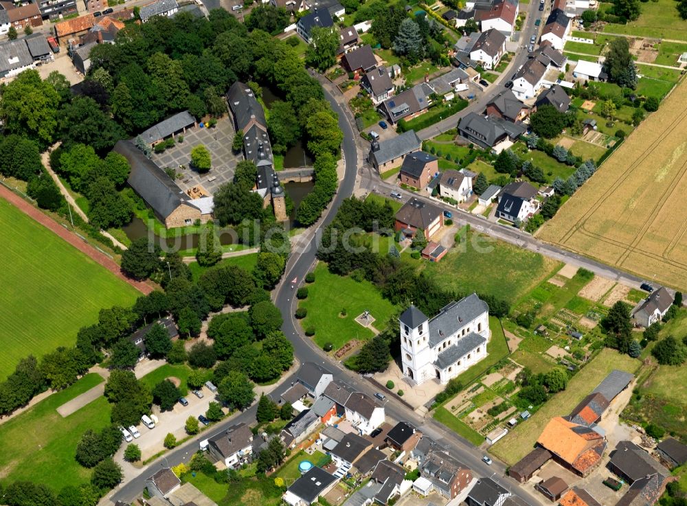 Birgel aus der Vogelperspektive: Burg Birgel im Stadtteil Birgel in Düren im Bundesland Nordrhein-Westfalen