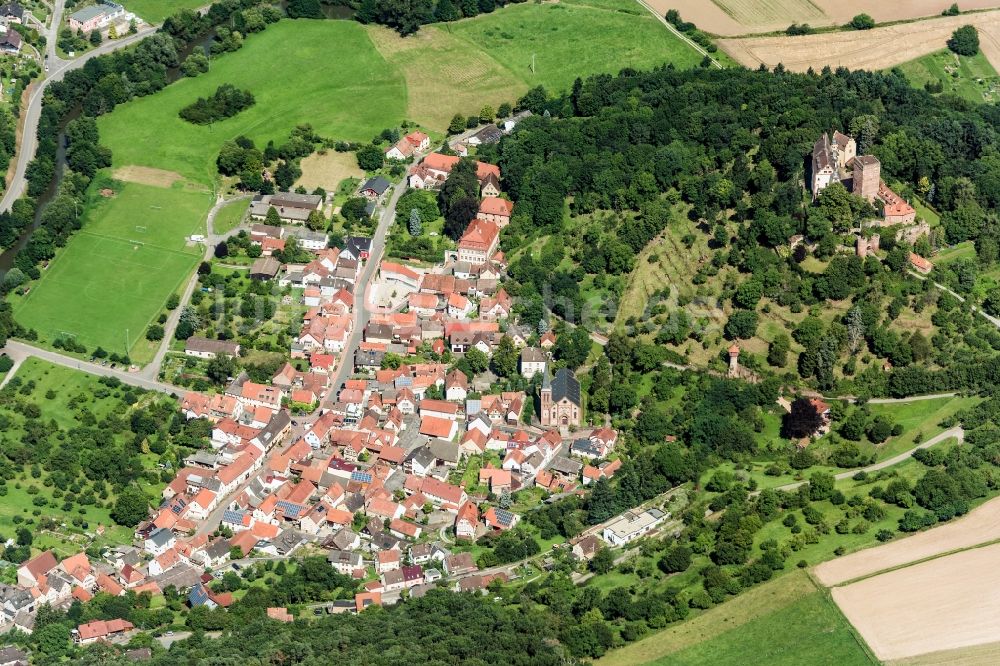 Werbach von oben - Burg und Burgpark Gamburg in Werbach im Bundesland Baden-Württemberg, Deutschland