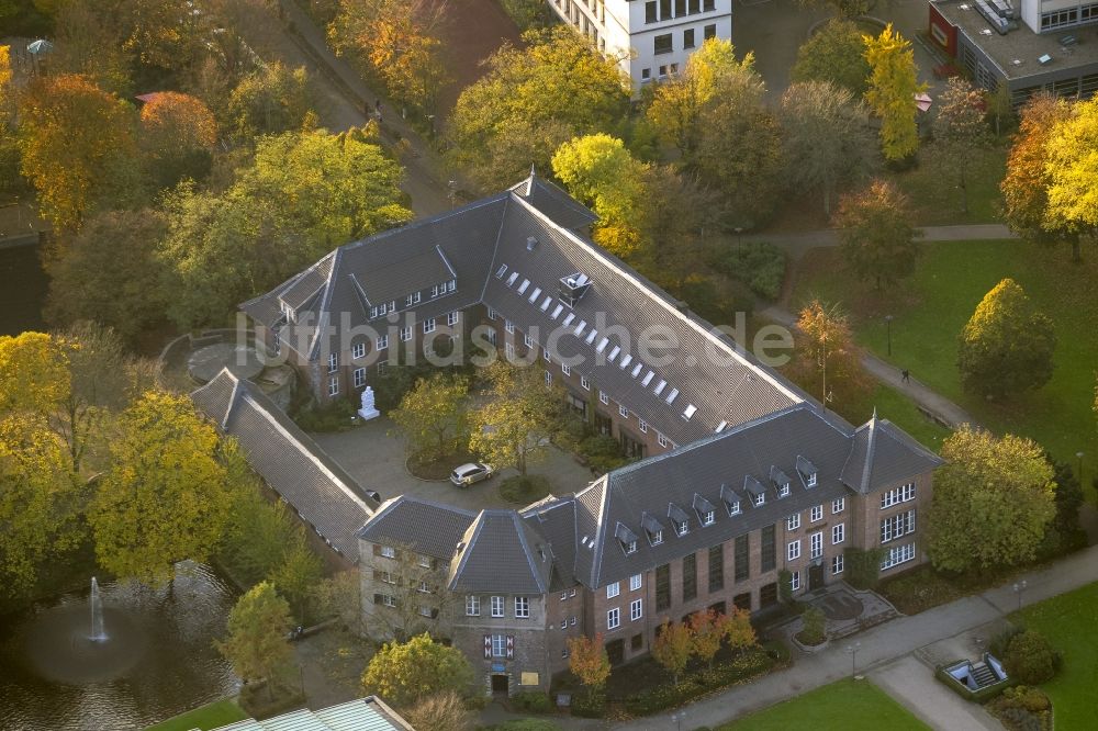 Dinslaken von oben - Burg Dinslaken im Ruhrgebiet in Nordrhein-Westfalen