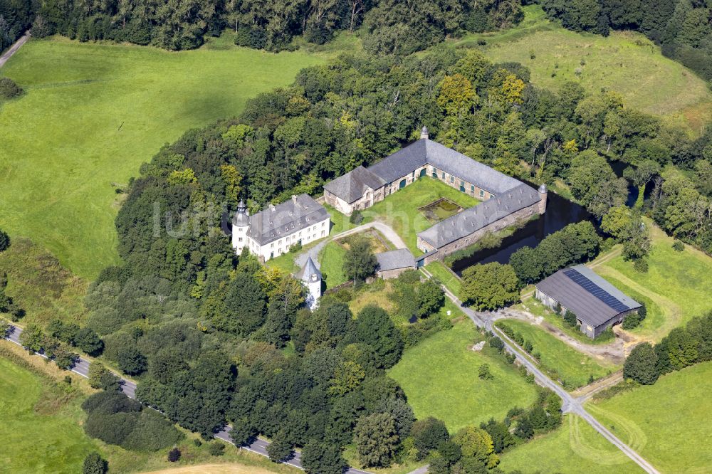 Dreiborn aus der Vogelperspektive: Burg Dreiborn in Schleiden im Bundesland Nordrhein-Westfalen, Deutschland