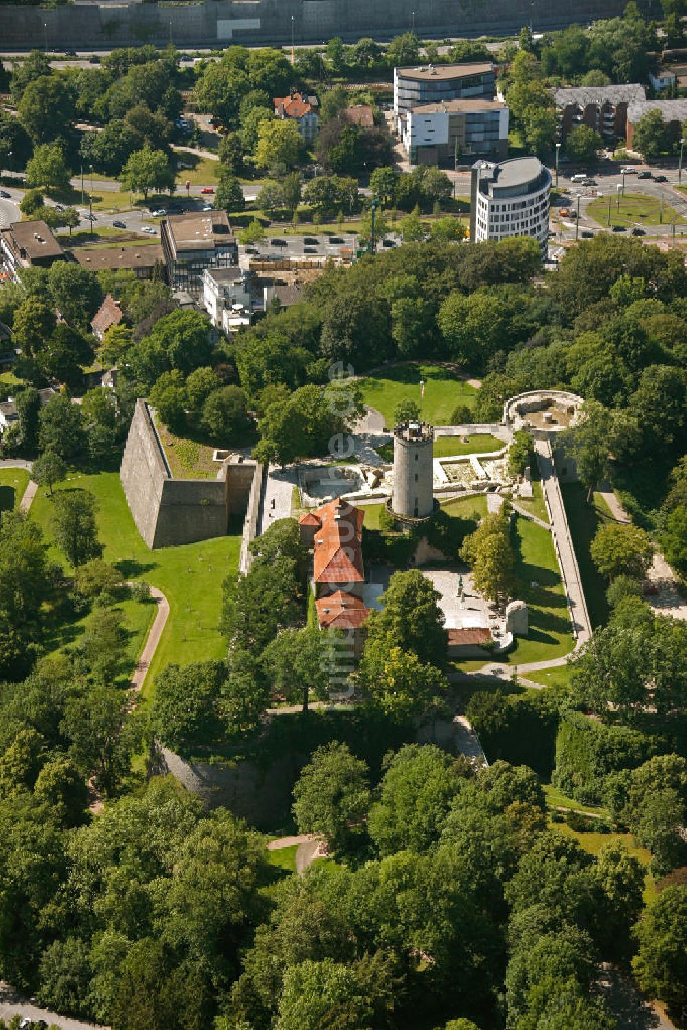 Bielefeld aus der Vogelperspektive: Burg und Festung Sparrenberg in Bielefeld