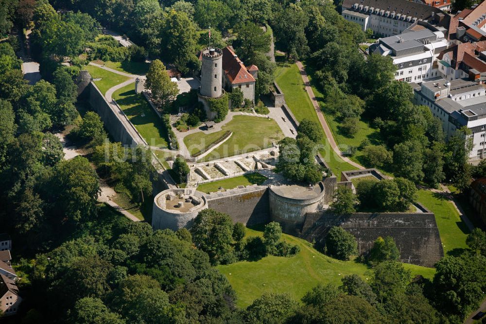 Luftaufnahme Bielefeld - Burg und Festung Sparrenberg in Bielefeld