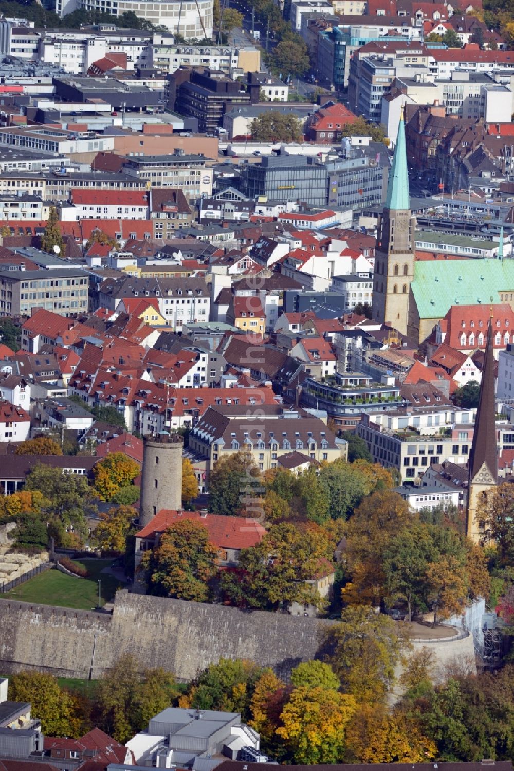 Bielefeld aus der Vogelperspektive: Burg und Festung Sparrenburg in Bielefeld im Bundesland Nordrhein-Westfalen