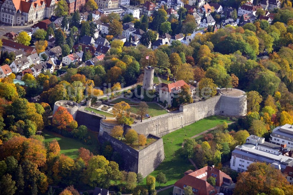 Bielefeld von oben - Burg und Festung Sparrenburg in Bielefeld im Bundesland Nordrhein-Westfalen