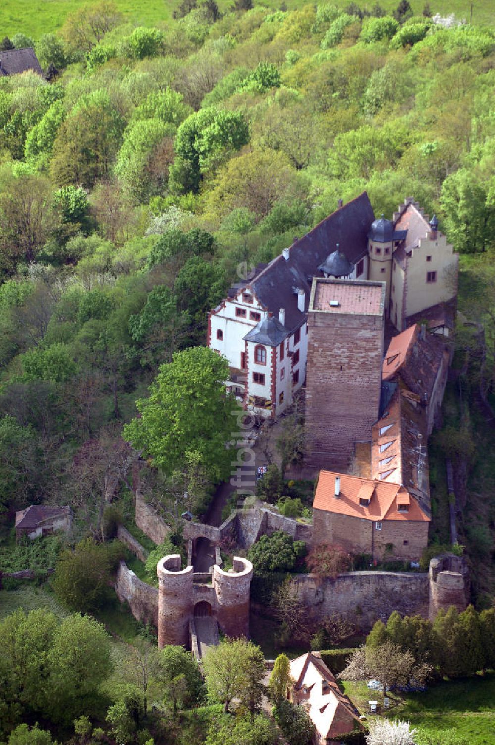 Luftbild GAMBURG - Burg Gamburg im Main-Tauber-Kreis in Baden-Würtemberg