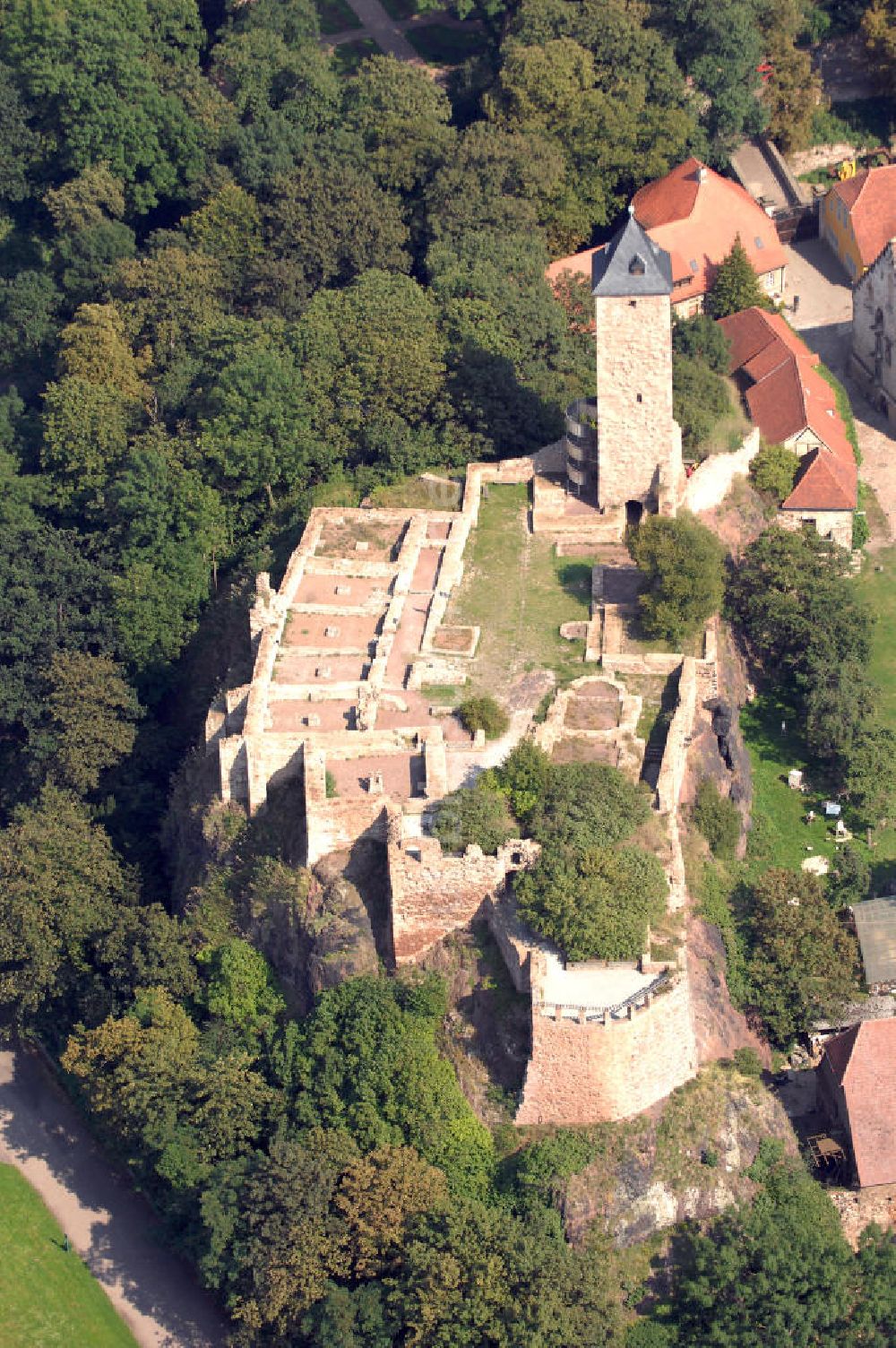 Halle (Saale) aus der Vogelperspektive: Burg Giebichenstein in Halle (Saale)