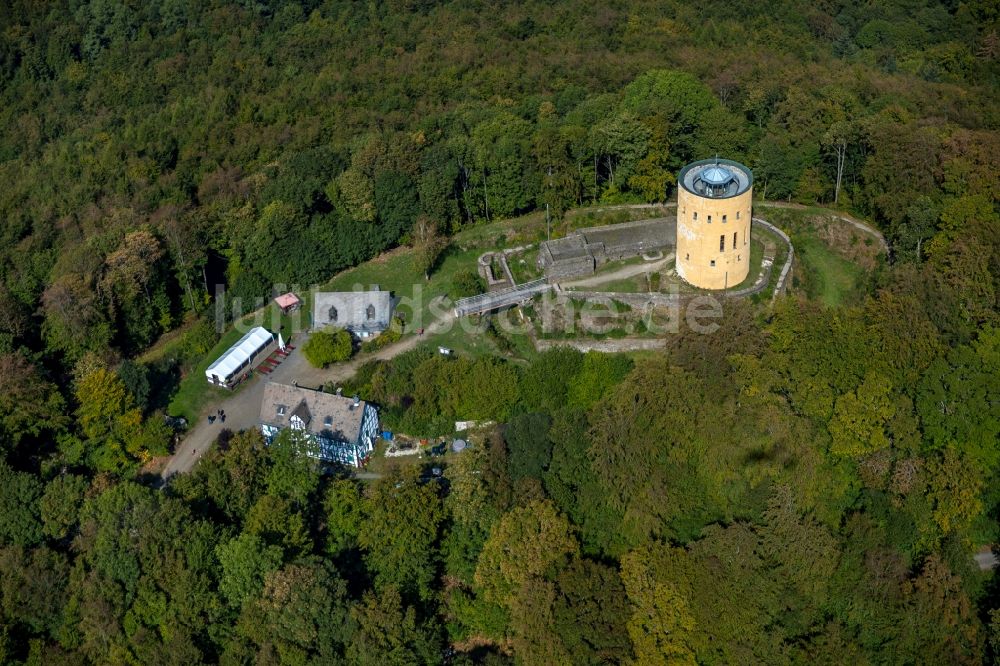 Luftaufnahme Hilchenbach - Burg Gingsburg in Hilchenbach im Bundesland Nordrhein-Westfalen, Deutschland