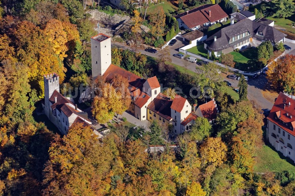 Luftbild Grünwald - Burg Grünwald und Schlosshotel über dem Isartal im Bundesland Bayern