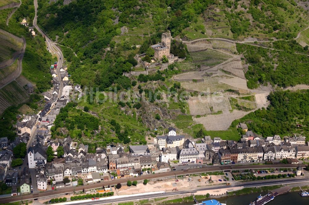 Kaub von oben - Burg Gutenfels in Kaub im Bundesland Rheinland-Pfalz