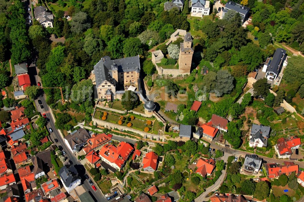 Kronberg im Taunus aus der Vogelperspektive: Burg Kronberg in Kronberg im Taunus im Bundesland Hessen