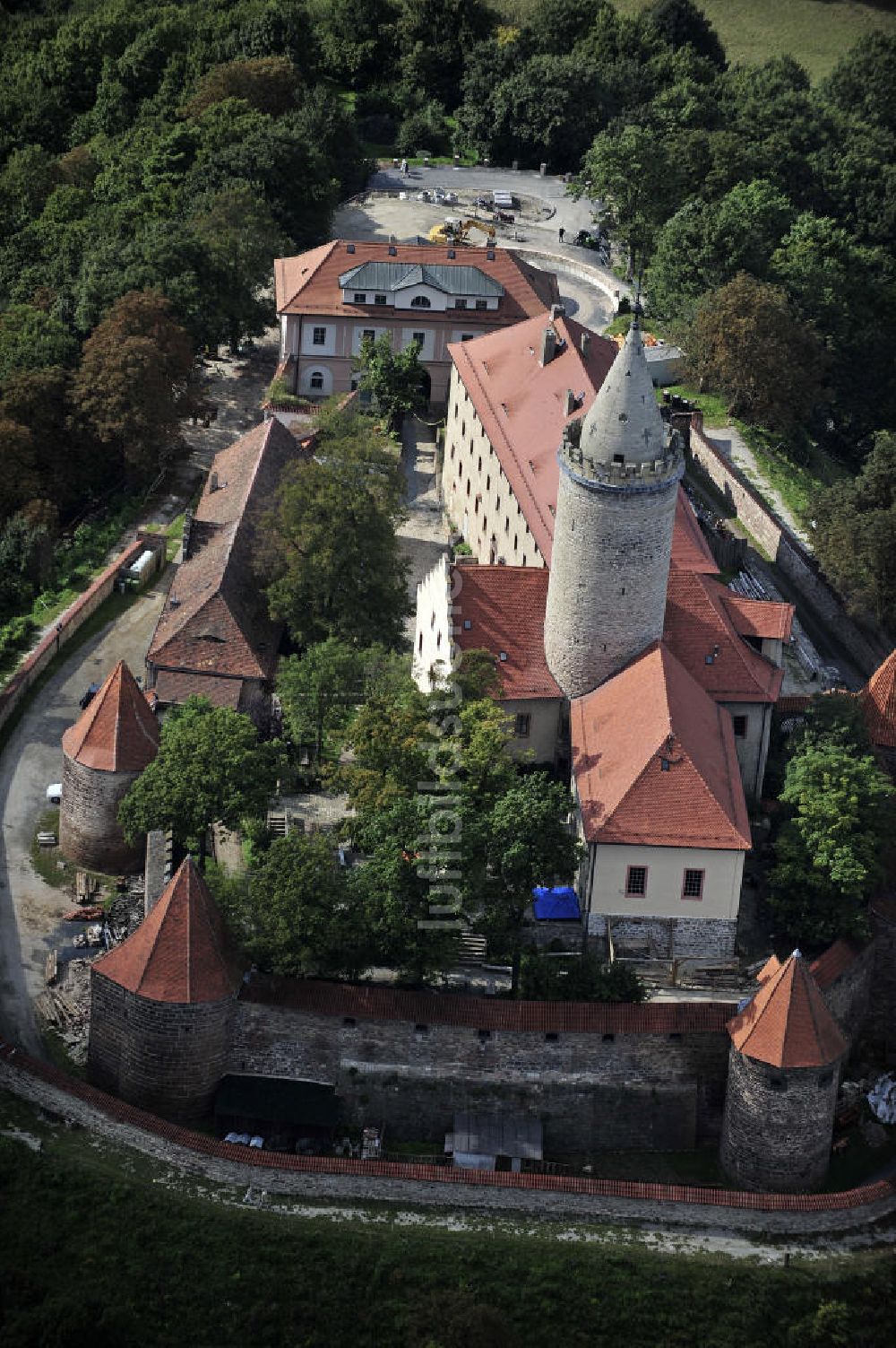 Seitenroda aus der Vogelperspektive: Burg Leuchtenberg