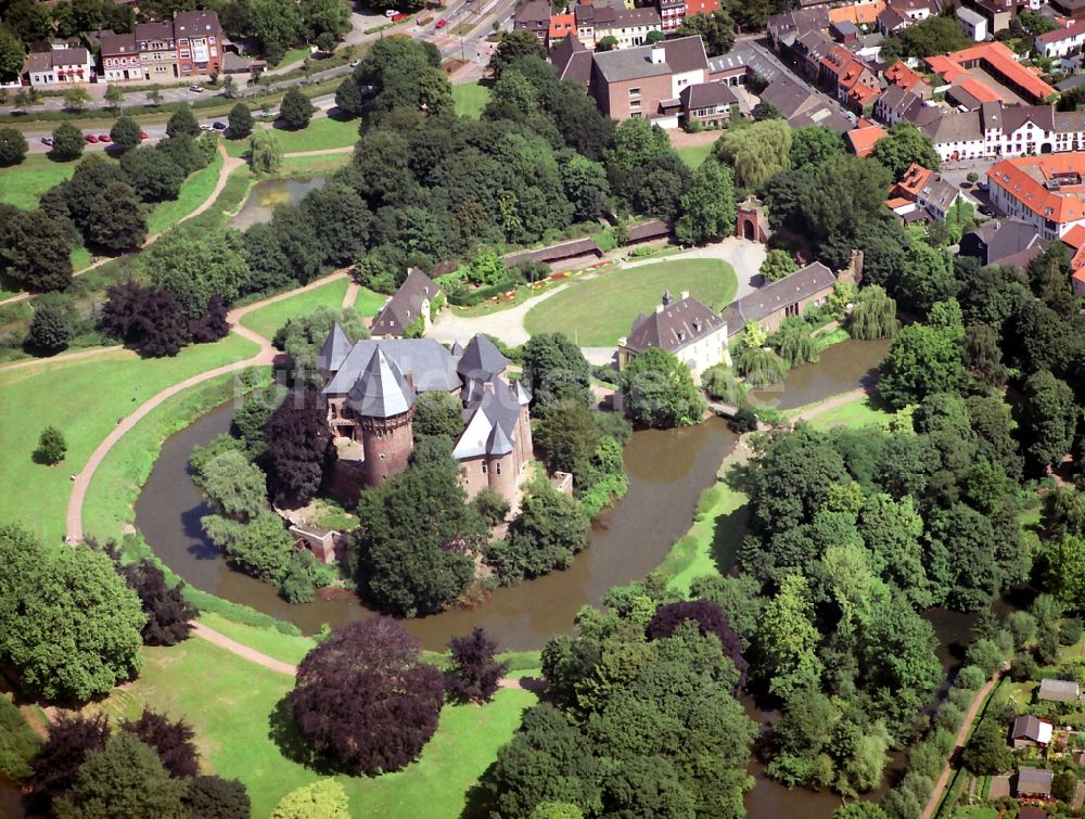 Luftbild Krefeld - Burg Linn