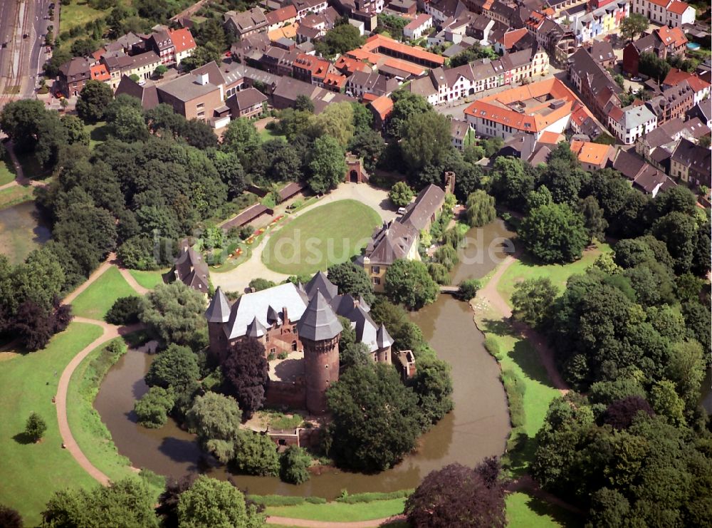 Krefeld aus der Vogelperspektive: Burg Linn