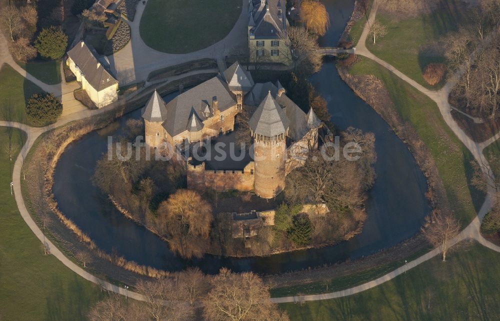 Luftaufnahme Krefeld - Burg Linn in Krefeld im Bundesland Nordrhein-Westfalen