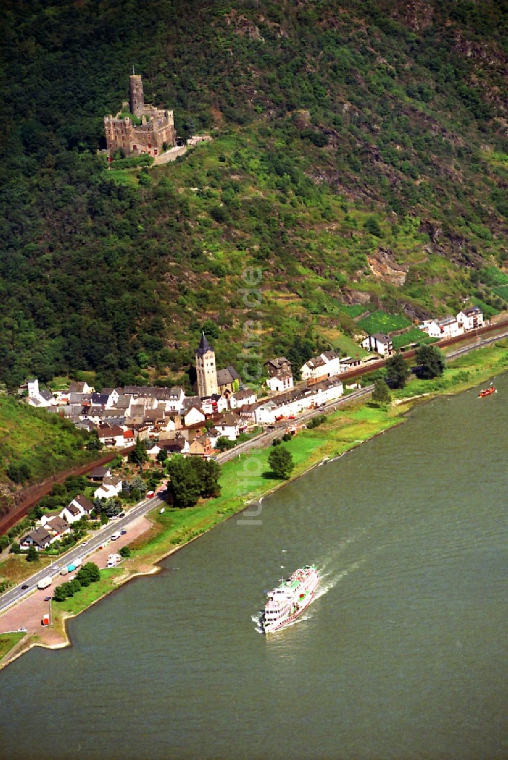 Wellmich aus der Vogelperspektive: Burg Maus im Mittelrheintal bei St. Goarshausen im Ortsteil Wellmich am Rhein im Rhein-Lahn-Kreis in Rheinland-Pfalz