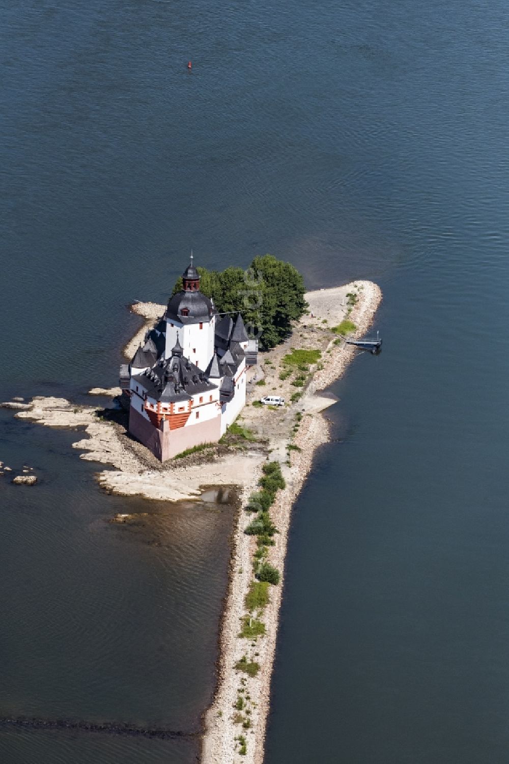 Kaub von oben - Burg Pfalzgrafenstein Castle im Ortsteil Falkenau in Kaub im Bundesland Rheinland-Pfalz, Deutschland