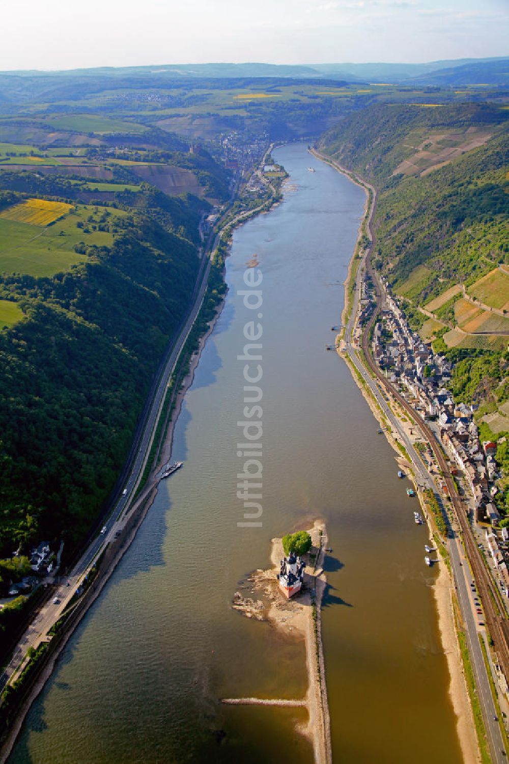 Kaub aus der Vogelperspektive: Burg Pfalzgrafenstein im Rhein